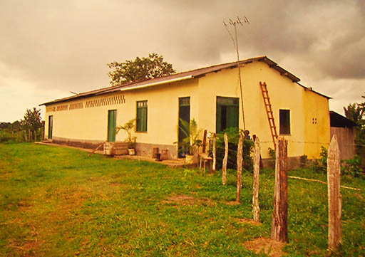 Casa de trabalhador + galpão (depósito)